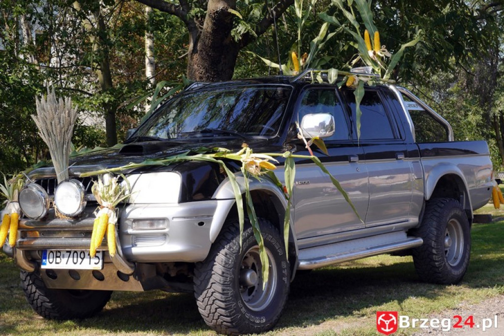 Gierszowice triumfowały u siebie - Fotorelacja z dożynkowego konkursu na najpiękniejszą koronę żniwną i na najładniejszą dekorację