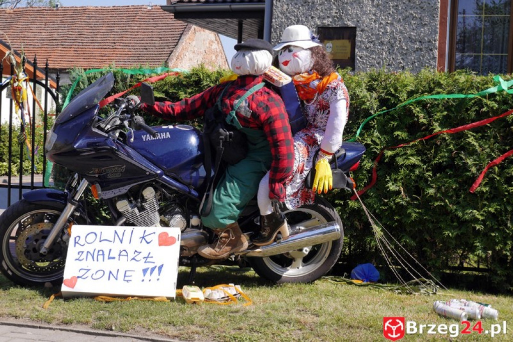 Gierszowice triumfowały u siebie - Fotorelacja z dożynkowego konkursu na najpiękniejszą koronę żniwną i na najładniejszą dekorację