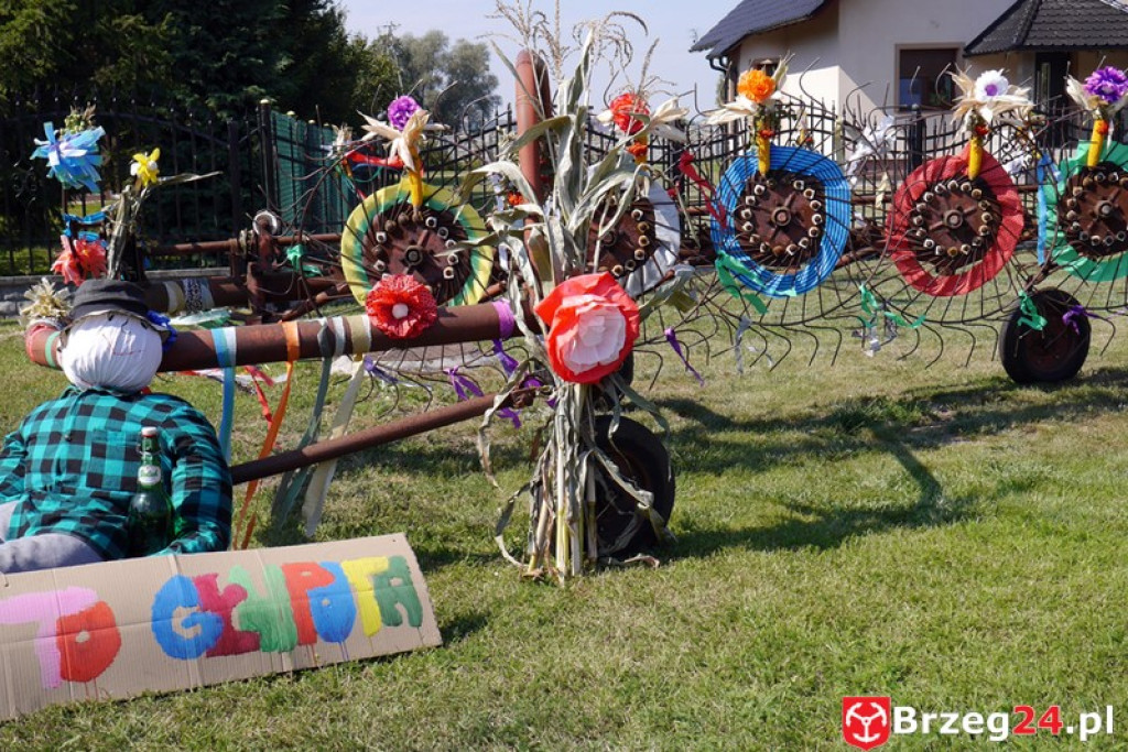 Gierszowice triumfowały u siebie - Fotorelacja z dożynkowego konkursu na najpiękniejszą koronę żniwną i na najładniejszą dekorację