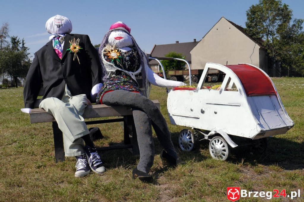 Gierszowice triumfowały u siebie - Fotorelacja z dożynkowego konkursu na najpiękniejszą koronę żniwną i na najładniejszą dekorację