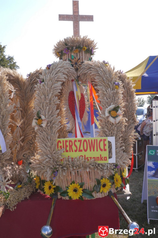 Gierszowice triumfowały u siebie - Fotorelacja z dożynkowego konkursu na najpiękniejszą koronę żniwną i na najładniejszą dekorację