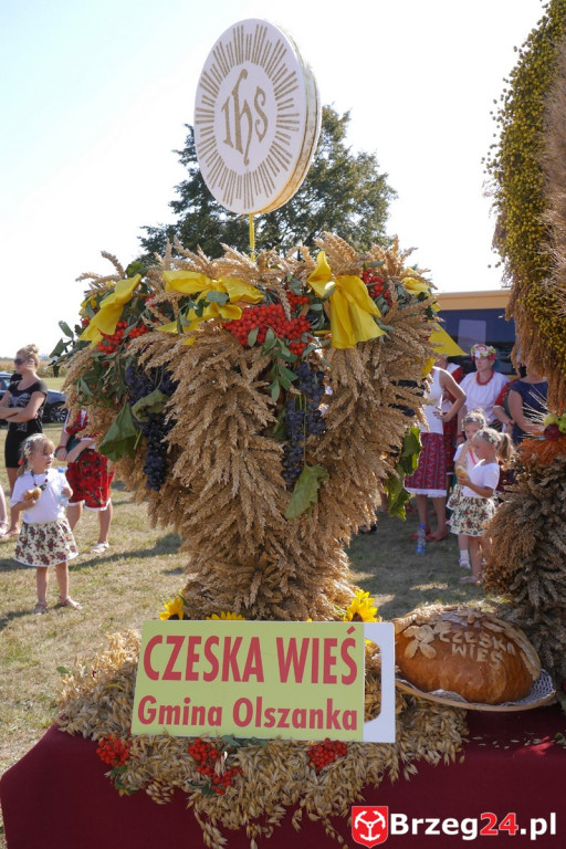 Gierszowice triumfowały u siebie - Fotorelacja z dożynkowego konkursu na najpiękniejszą koronę żniwną i na najładniejszą dekorację