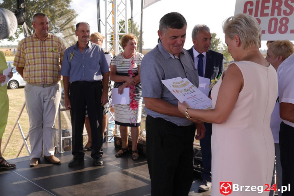 Gierszowice triumfowały u siebie - Fotorelacja z dożynkowego konkursu na najpiękniejszą koronę żniwną i na najładniejszą dekorację