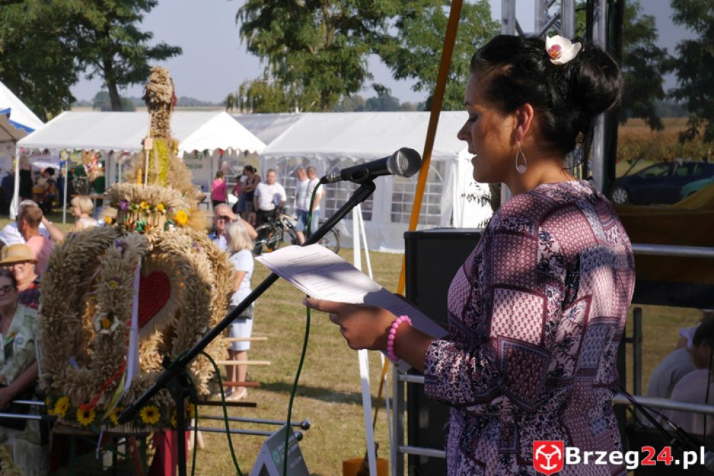 Gierszowice triumfowały u siebie - Fotorelacja z dożynkowego konkursu na najpiękniejszą koronę żniwną i na najładniejszą dekorację