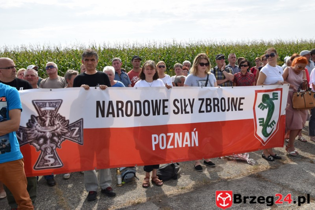 Obchody 70. rocznicy mordu Żołnierzy Wyklętych pod Starym Grodkowem [galeria zdjęć]