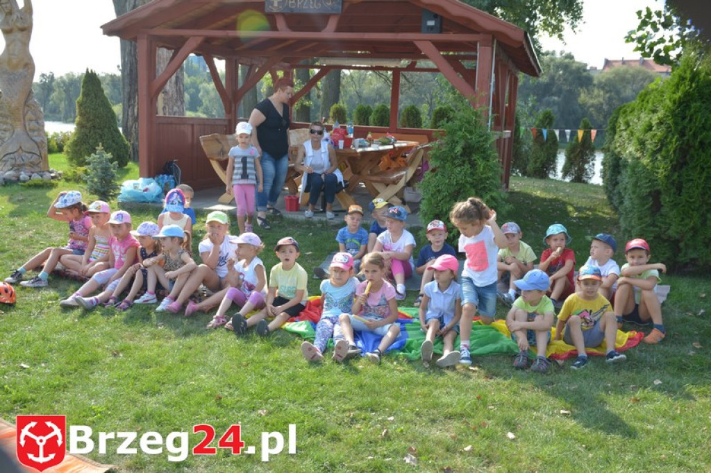 Przedszkolaki z Jedynki z wizytą w Przystani WOPR