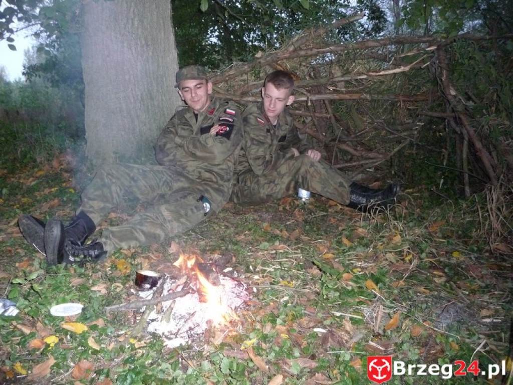Młodzież II LO w Brzegu na obozie szkoleniowym  finansowanym przez Ministerstwo Obrony Narodowej