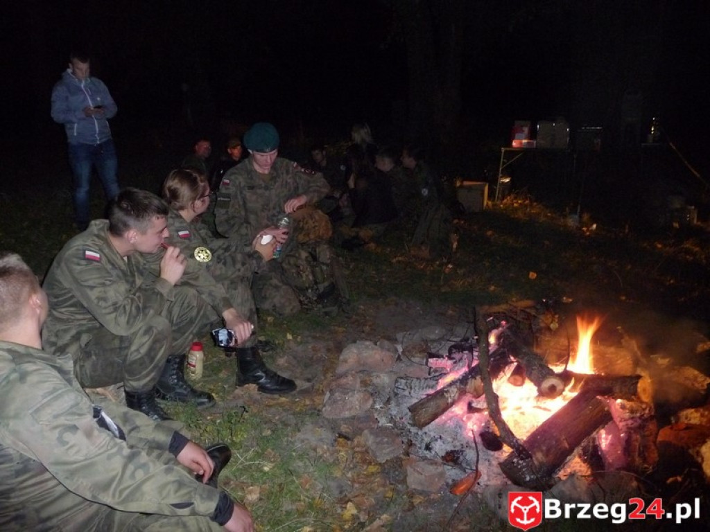 Młodzież II LO w Brzegu na obozie szkoleniowym  finansowanym przez Ministerstwo Obrony Narodowej