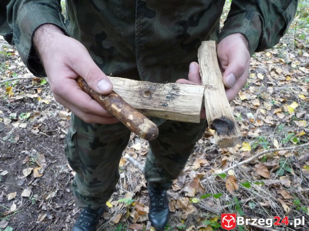 Młodzież II LO w Brzegu na obozie szkoleniowym  finansowanym przez Ministerstwo Obrony Narodowej