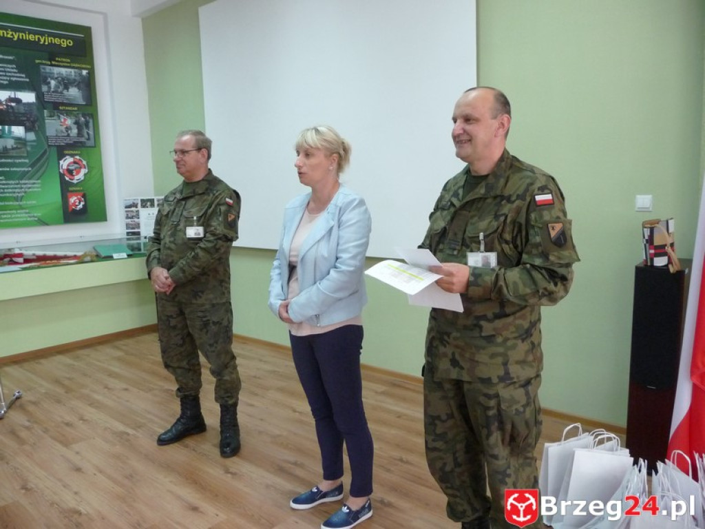 Młodzież II LO w Brzegu na obozie szkoleniowym  finansowanym przez Ministerstwo Obrony Narodowej