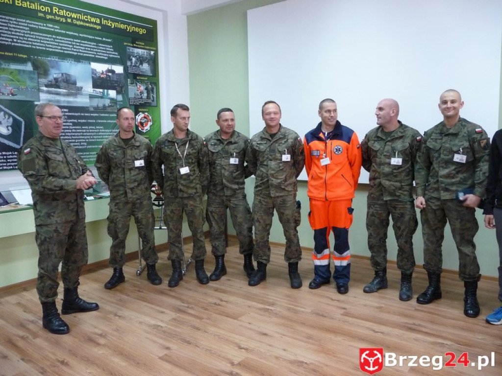 Młodzież II LO w Brzegu na obozie szkoleniowym  finansowanym przez Ministerstwo Obrony Narodowej