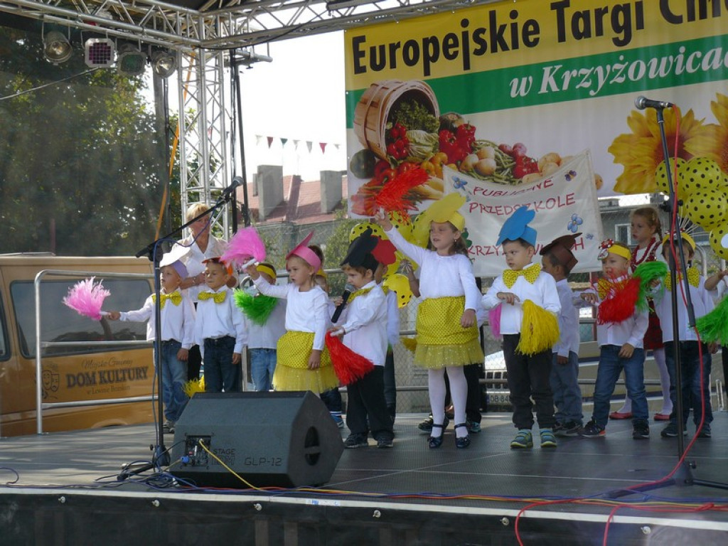 Występ dzieci z Publicznego Przedszkola w Krzyżowicach na XVI Europejskich Targach Chłopskich