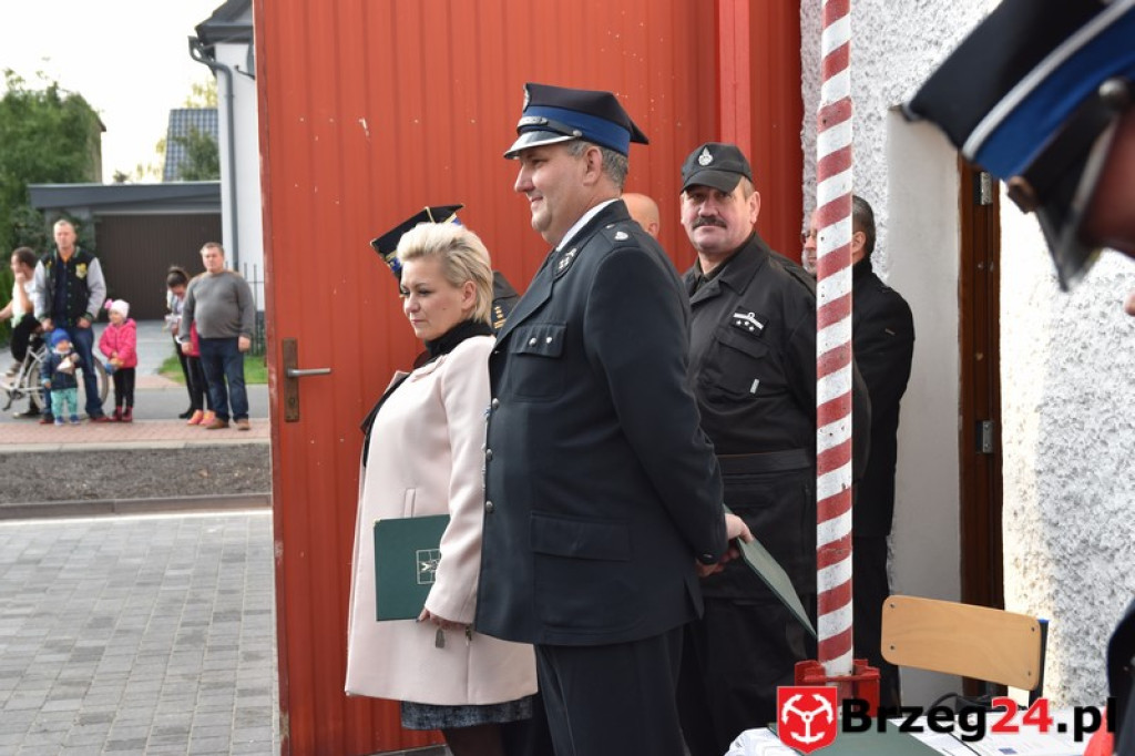 Strażacy z Czeskiej Wsi otrzymali nowy wóz bojowy