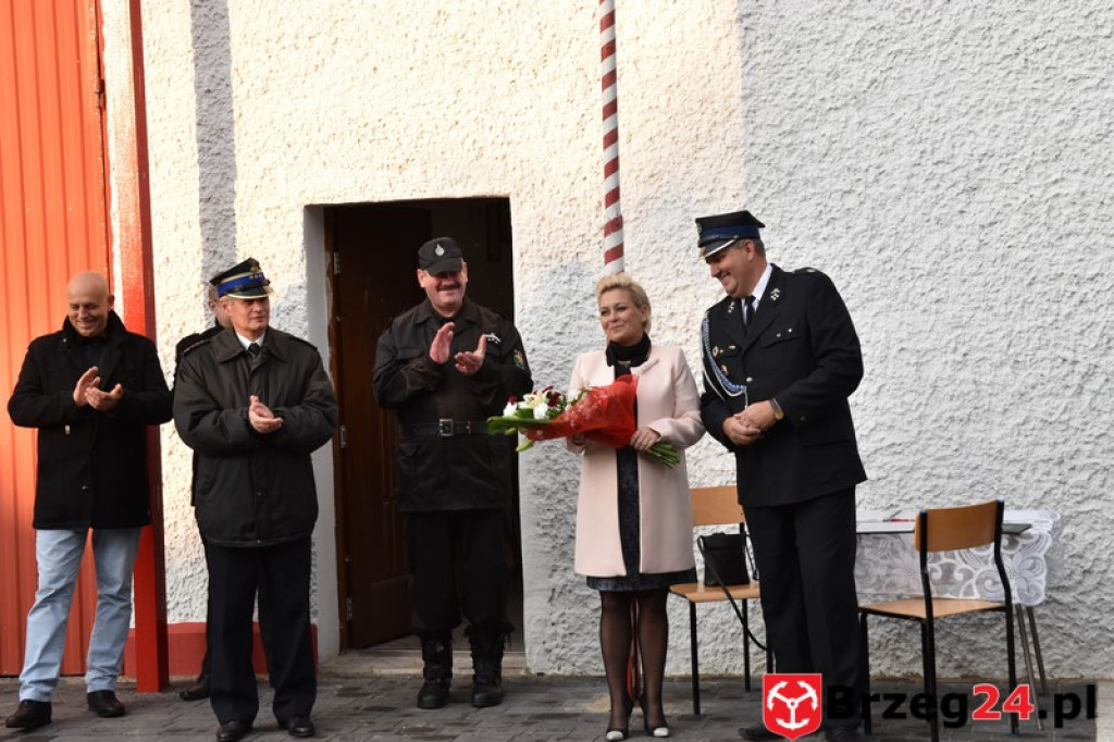 Strażacy z Czeskiej Wsi otrzymali nowy wóz bojowy