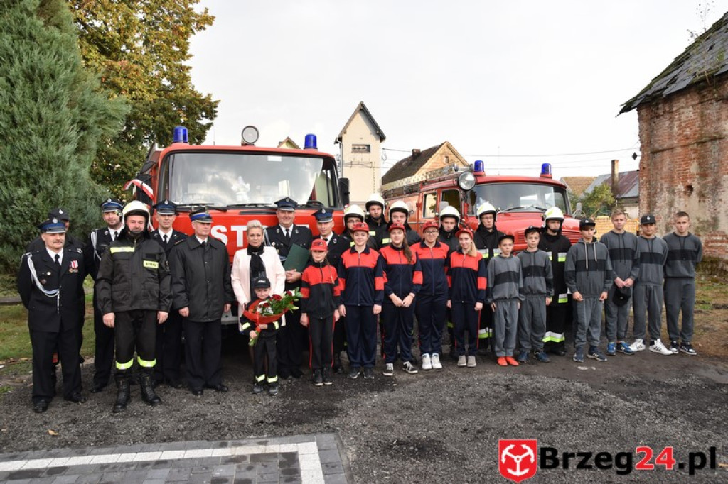 Strażacy z Czeskiej Wsi otrzymali nowy wóz bojowy