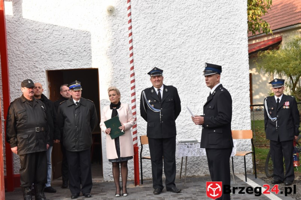 Strażacy z Czeskiej Wsi otrzymali nowy wóz bojowy