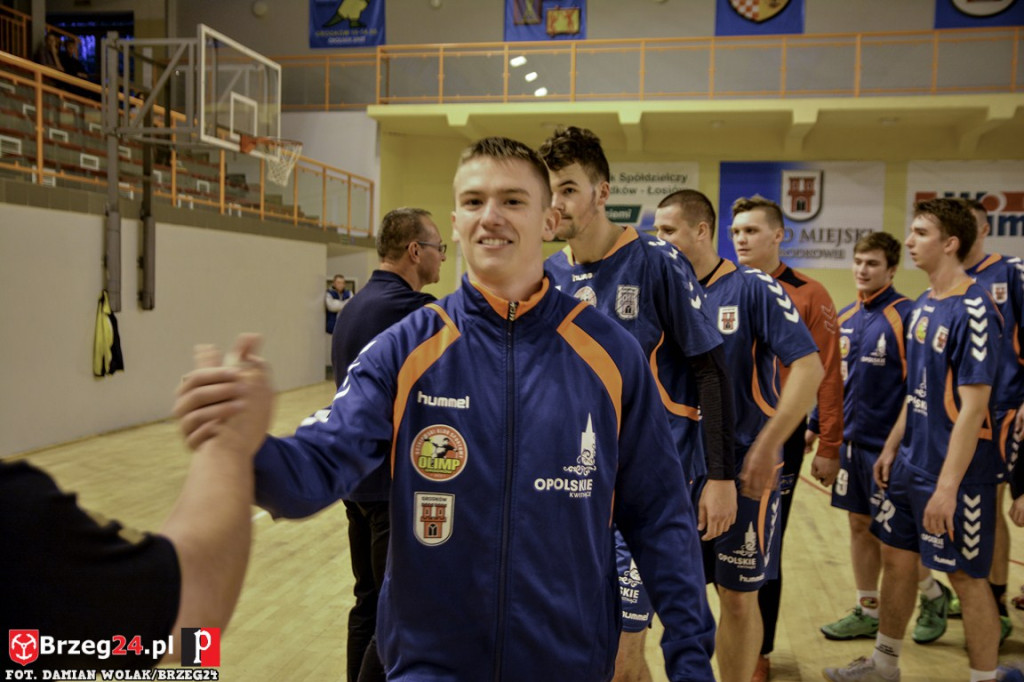 Olimp z Ostrovią na tarczy