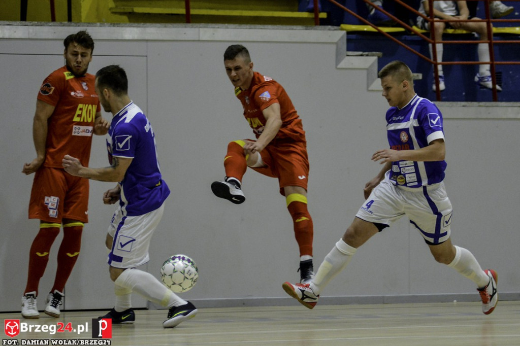 KS Gredar Futsal Team Brzeg remisuje z KS Ekom Futsal Nnowiny 5:5 (2:3)