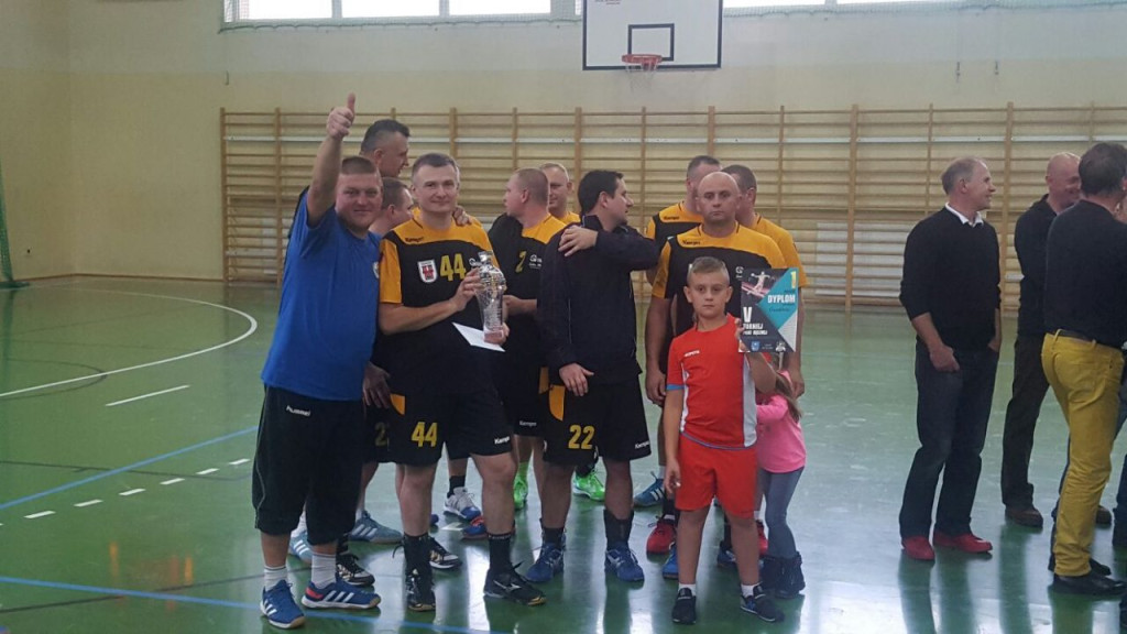 Zwycięstwem w Ustroniu grodkowscy Oldboje 4Ever Young rozpoczęli sezon 2016/2017