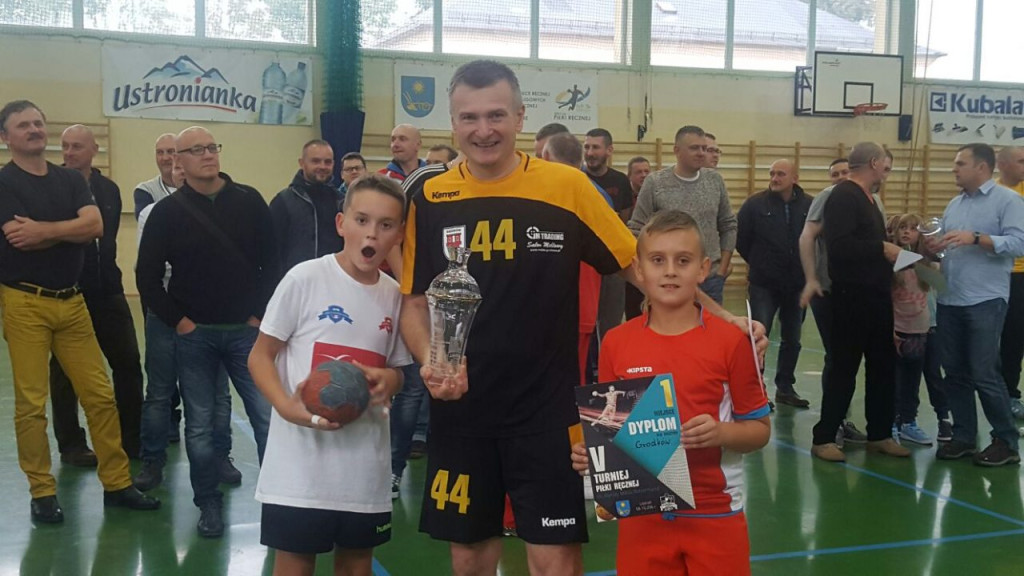 Zwycięstwem w Ustroniu grodkowscy Oldboje 4Ever Young rozpoczęli sezon 2016/2017