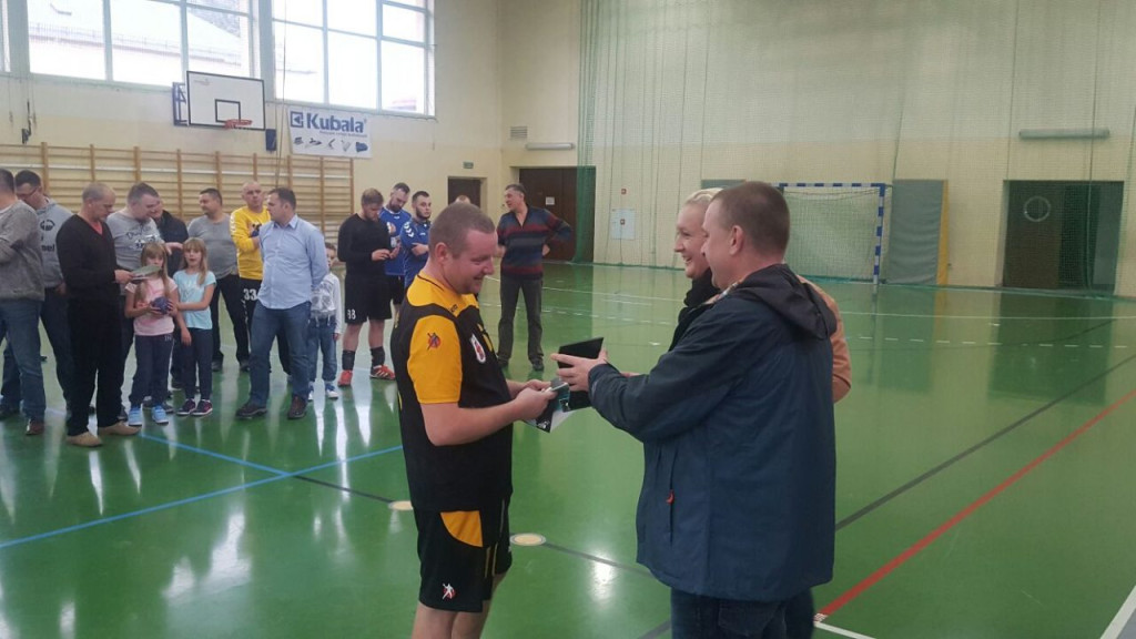 Zwycięstwem w Ustroniu grodkowscy Oldboje 4Ever Young rozpoczęli sezon 2016/2017