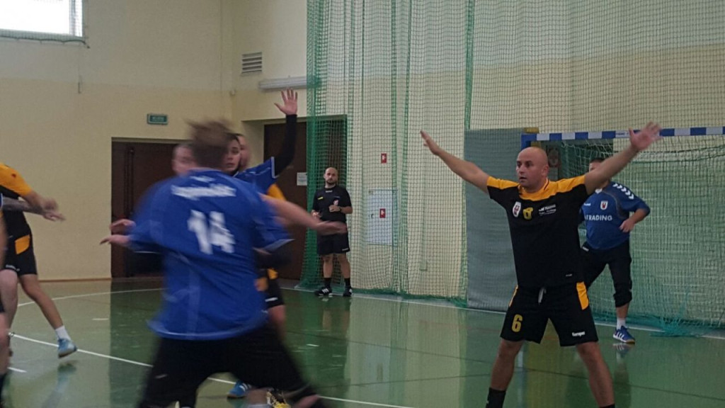 Zwycięstwem w Ustroniu grodkowscy Oldboje 4Ever Young rozpoczęli sezon 2016/2017