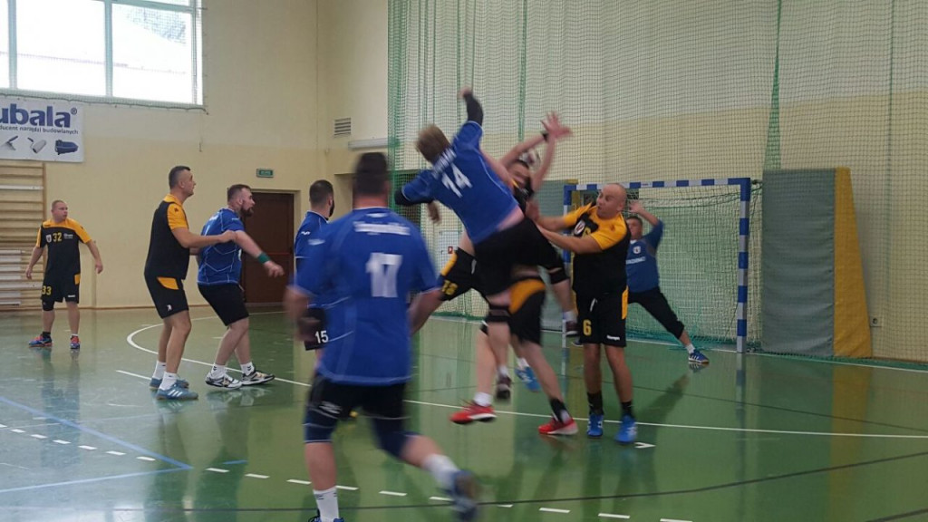 Zwycięstwem w Ustroniu grodkowscy Oldboje 4Ever Young rozpoczęli sezon 2016/2017