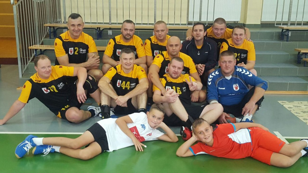 Zwycięstwem w Ustroniu grodkowscy Oldboje 4Ever Young rozpoczęli sezon 2016/2017