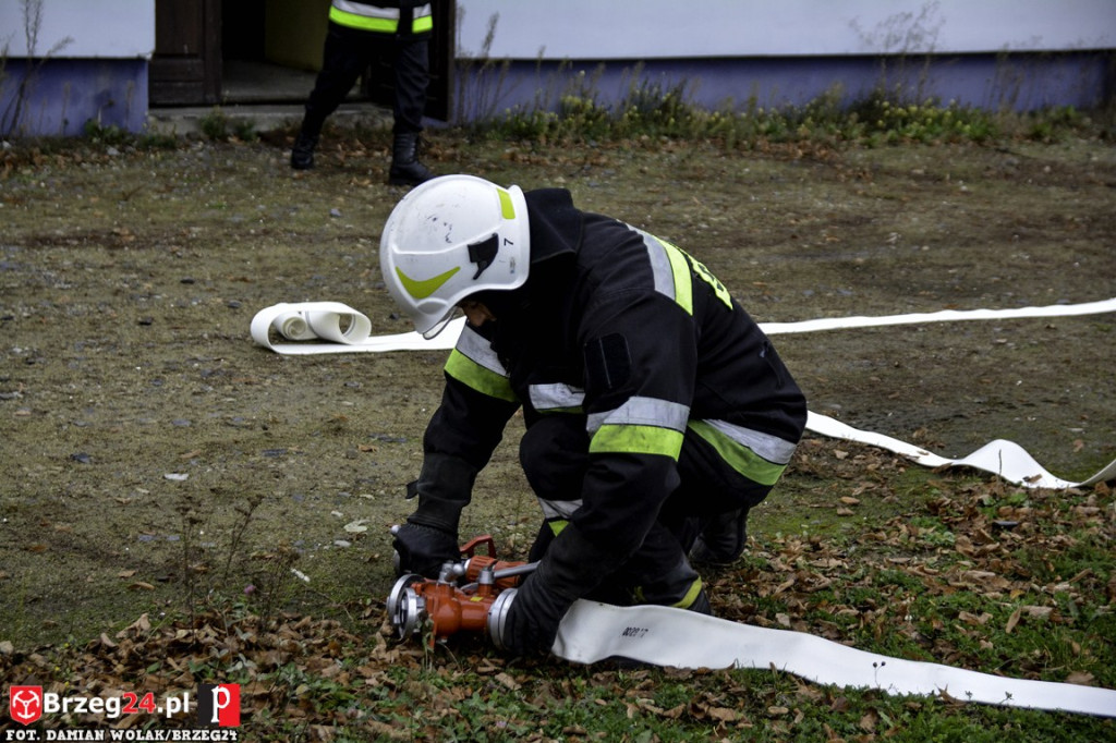 Pożar magazynu i wypadek samochodowy podczas ćwiczeń strażaków [fotorelacja]
