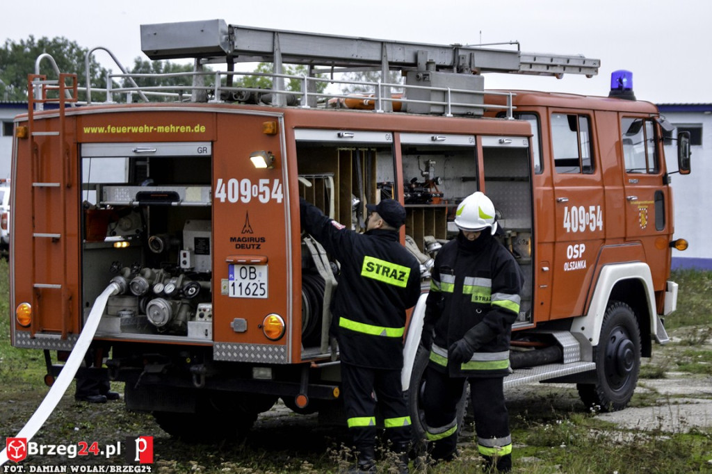 Pożar magazynu i wypadek samochodowy podczas ćwiczeń strażaków [fotorelacja]