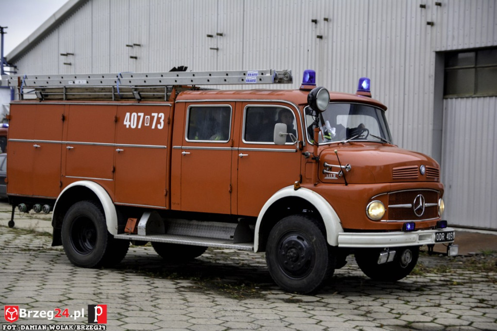 Pożar magazynu i wypadek samochodowy podczas ćwiczeń strażaków [fotorelacja]