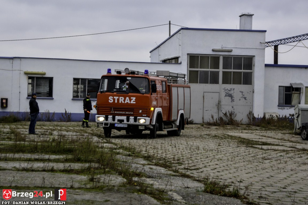 Pożar magazynu i wypadek samochodowy podczas ćwiczeń strażaków [fotorelacja]