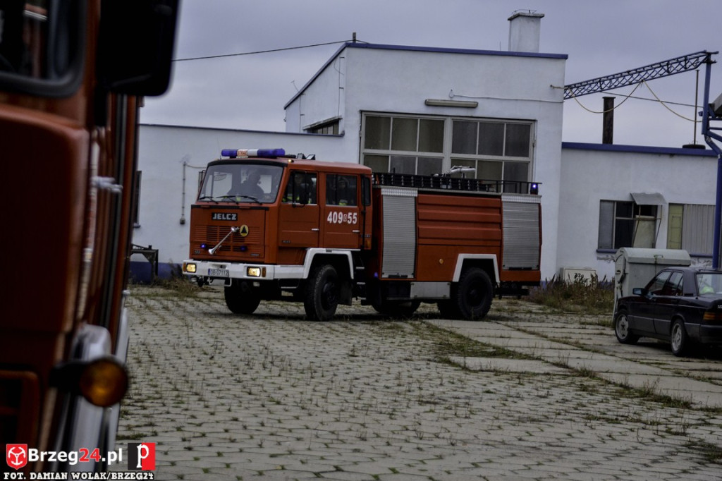 Pożar magazynu i wypadek samochodowy podczas ćwiczeń strażaków [fotorelacja]