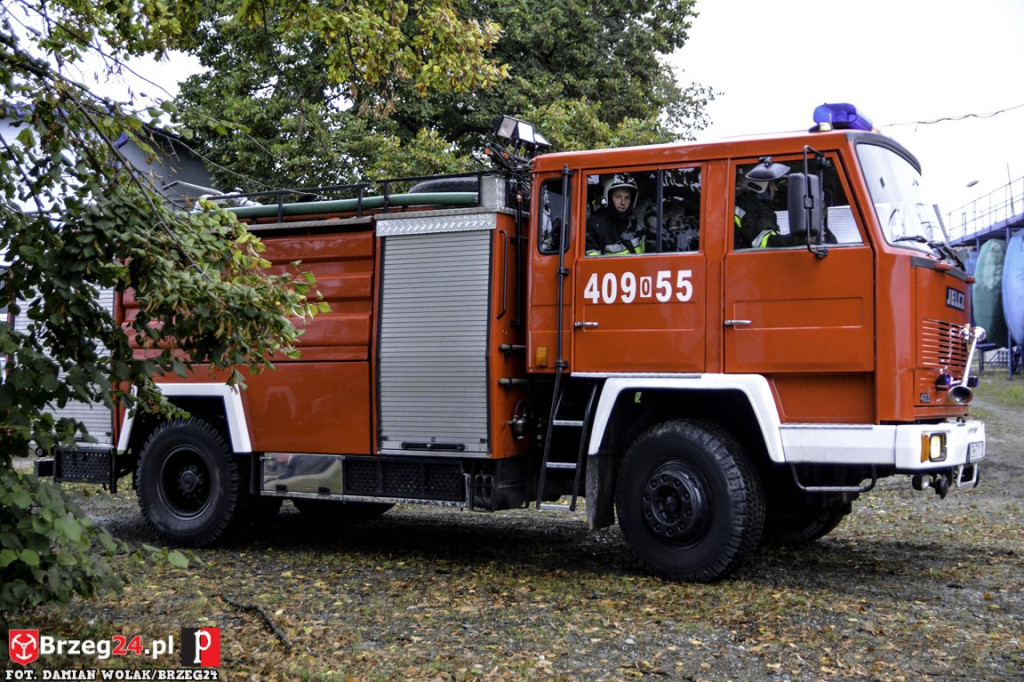 Pożar magazynu i wypadek samochodowy podczas ćwiczeń strażaków [fotorelacja]