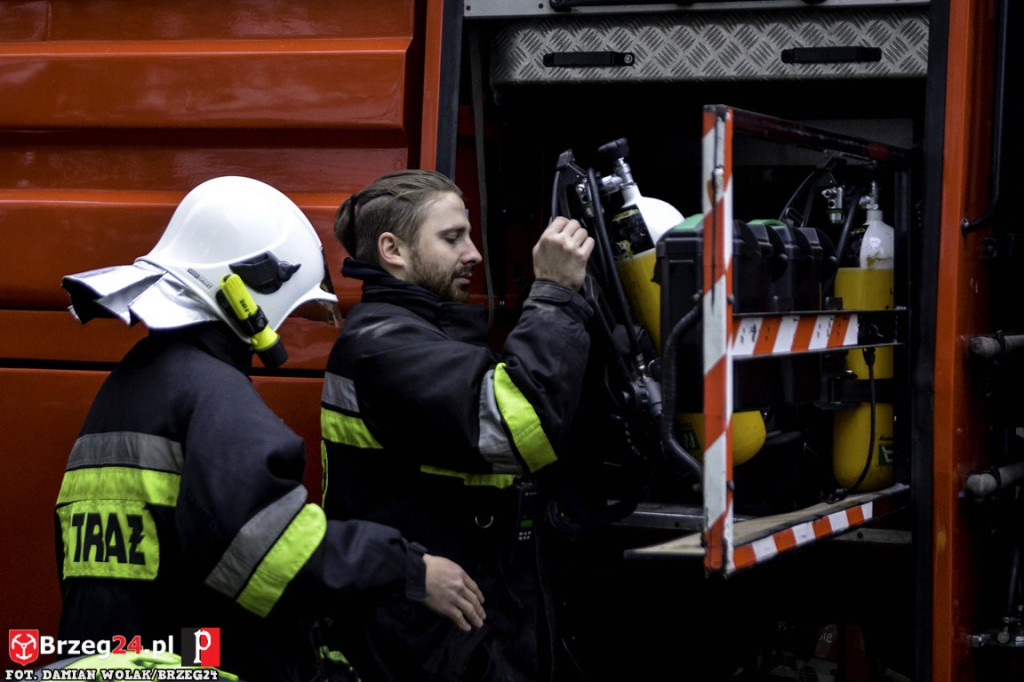 Pożar magazynu i wypadek samochodowy podczas ćwiczeń strażaków [fotorelacja]