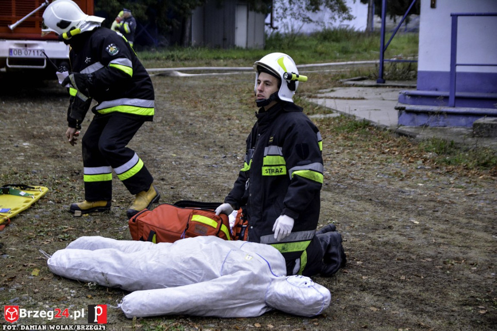 Pożar magazynu i wypadek samochodowy podczas ćwiczeń strażaków [fotorelacja]