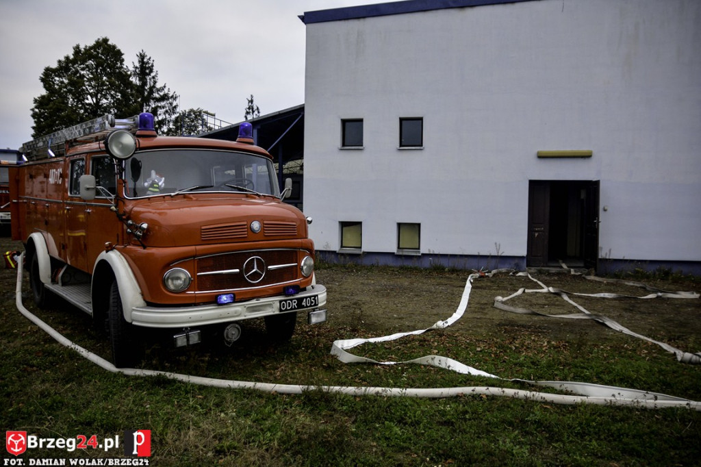 Pożar magazynu i wypadek samochodowy podczas ćwiczeń strażaków [fotorelacja]