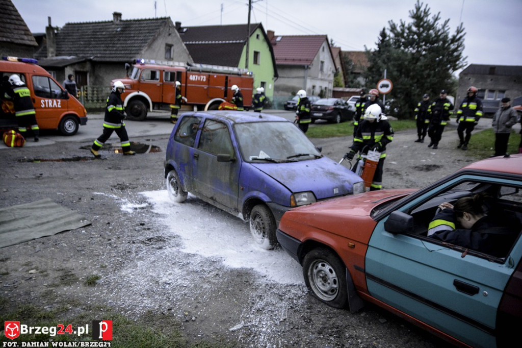 Pożar magazynu i wypadek samochodowy podczas ćwiczeń strażaków [fotorelacja]
