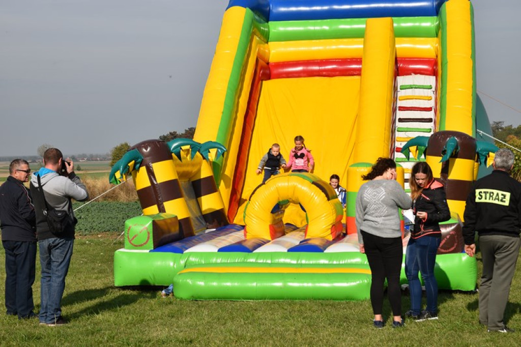 Moc atrakcji w Łosiowie. Trwa festyn charytatywny dla Mateusza [galeria zdjęć]