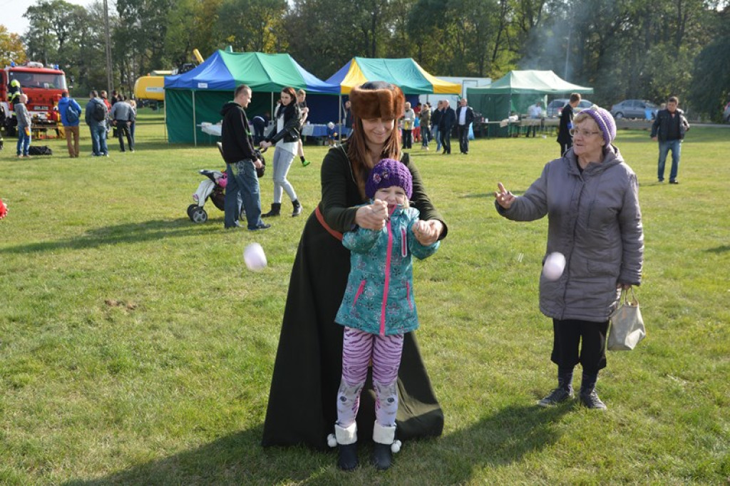 Moc atrakcji w Łosiowie. Trwa festyn charytatywny dla Mateusza [galeria zdjęć]