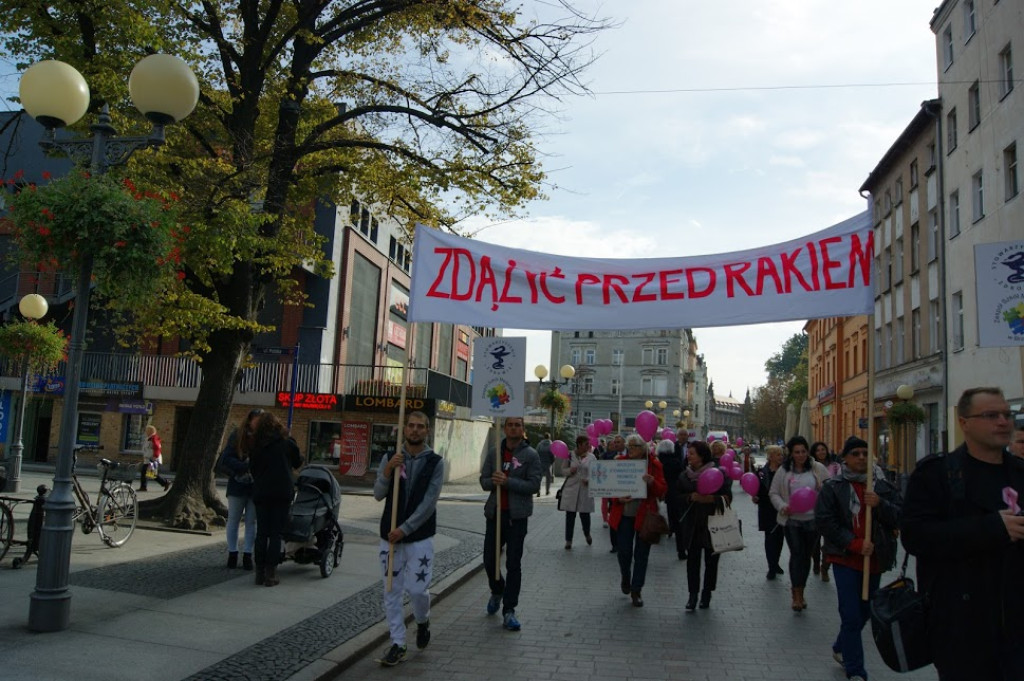 Drugi Marsz Różowej Wstążki w Brzegu [fotorelacja]