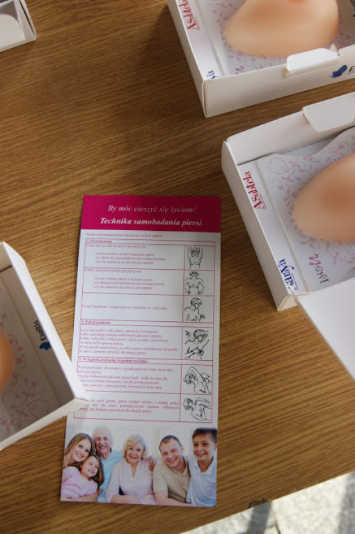 Drugi Marsz Różowej Wstążki w Brzegu [fotorelacja]