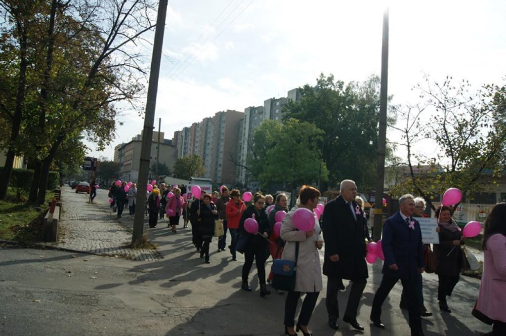 Drugi Marsz Różowej Wstążki w Brzegu [fotorelacja]
