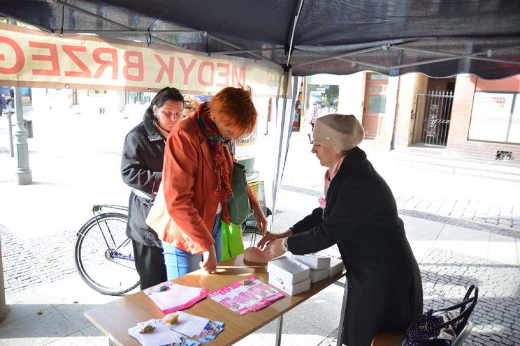 Drugi Marsz Różowej Wstążki w Brzegu [fotorelacja]