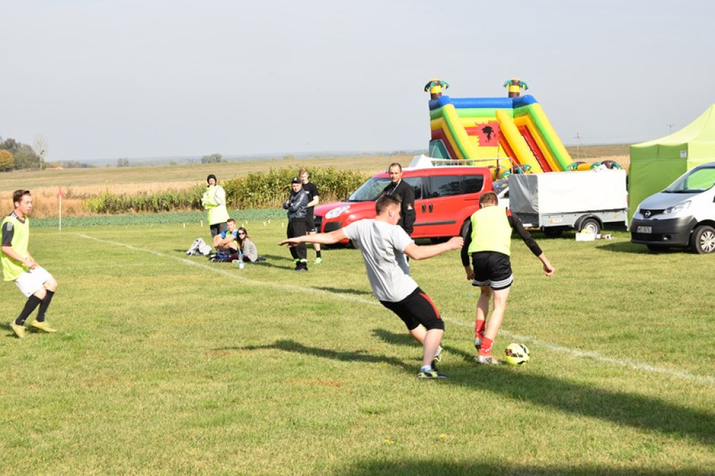 Moc atrakcji w Łosiowie. Trwa festyn charytatywny dla Mateusza [galeria zdjęć]