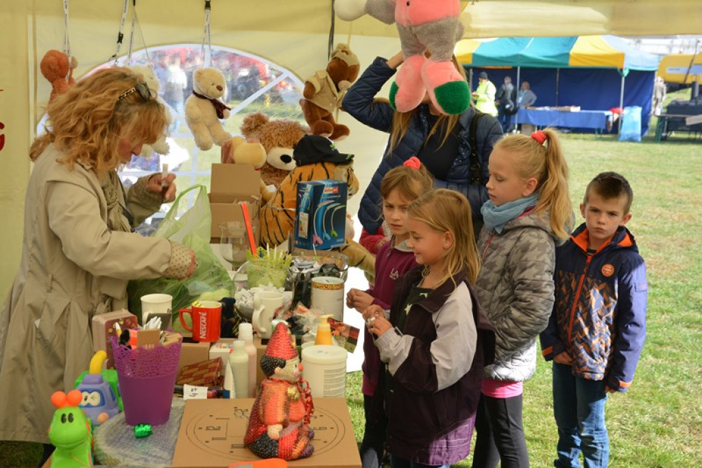 Rekordowa suma podczas festynu charytatywnego w Łosiowie!