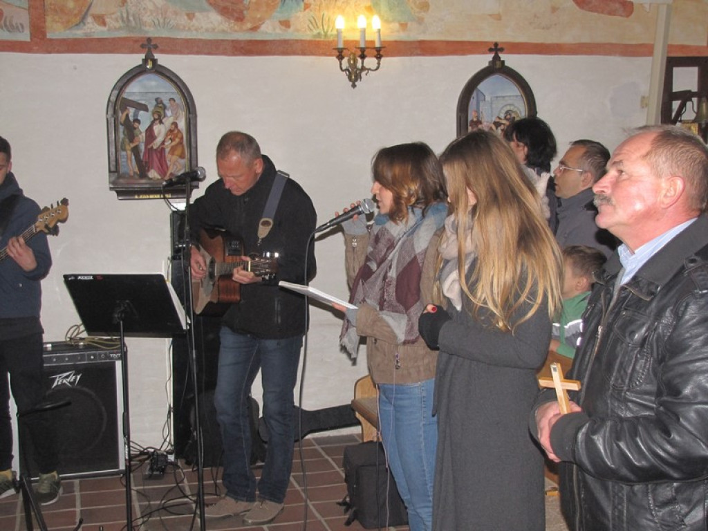 Nowe ołtarze w Sanktuarium w Małujowicach.