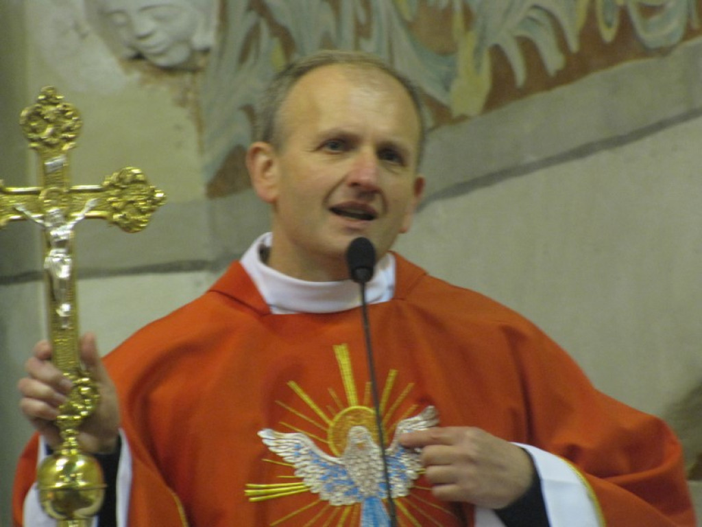 Nowe ołtarze w Sanktuarium w Małujowicach.