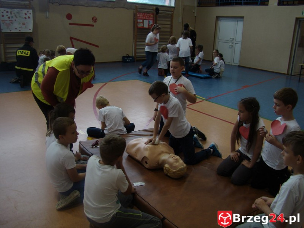 Próba pobicia rekordu Guinness`a w PSP im. Bohaterów II Wojny Światowej w Czepielowicach