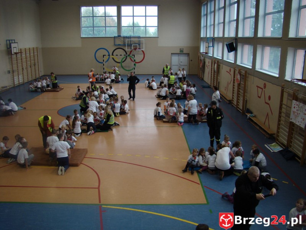 Próba pobicia rekordu Guinness`a w PSP im. Bohaterów II Wojny Światowej w Czepielowicach